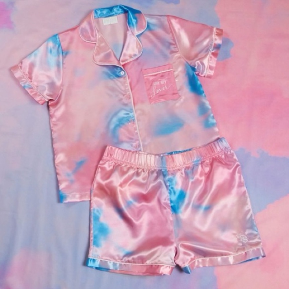 Taylor Swift “UR my Lover” pajama set